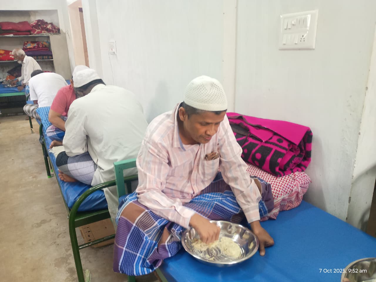Men's Madrasa Image 3